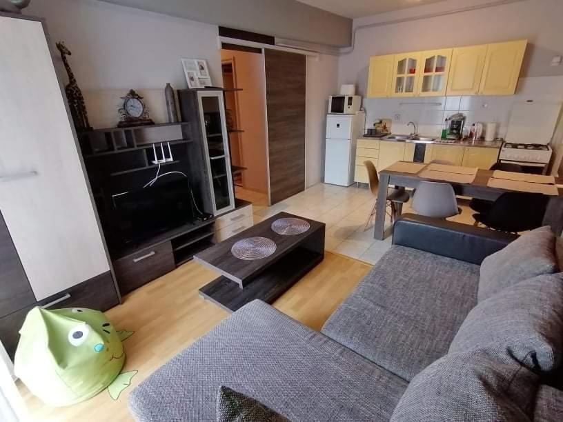 Zoeld Beka Apartmanok Koelcsey I Hajduszoboszlo Exterior photo