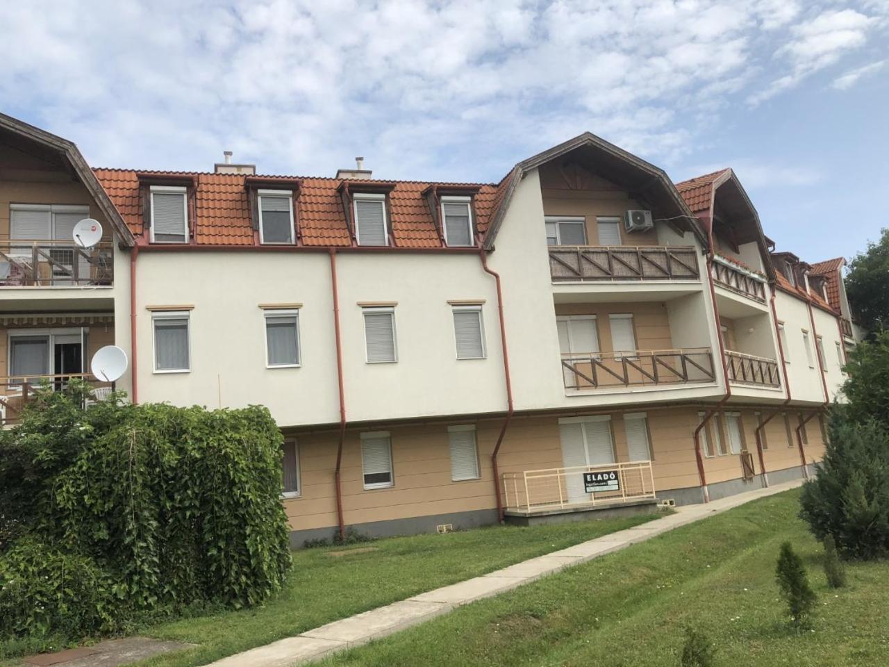 Zoeld Beka Apartmanok Koelcsey I Hajduszoboszlo Exterior photo